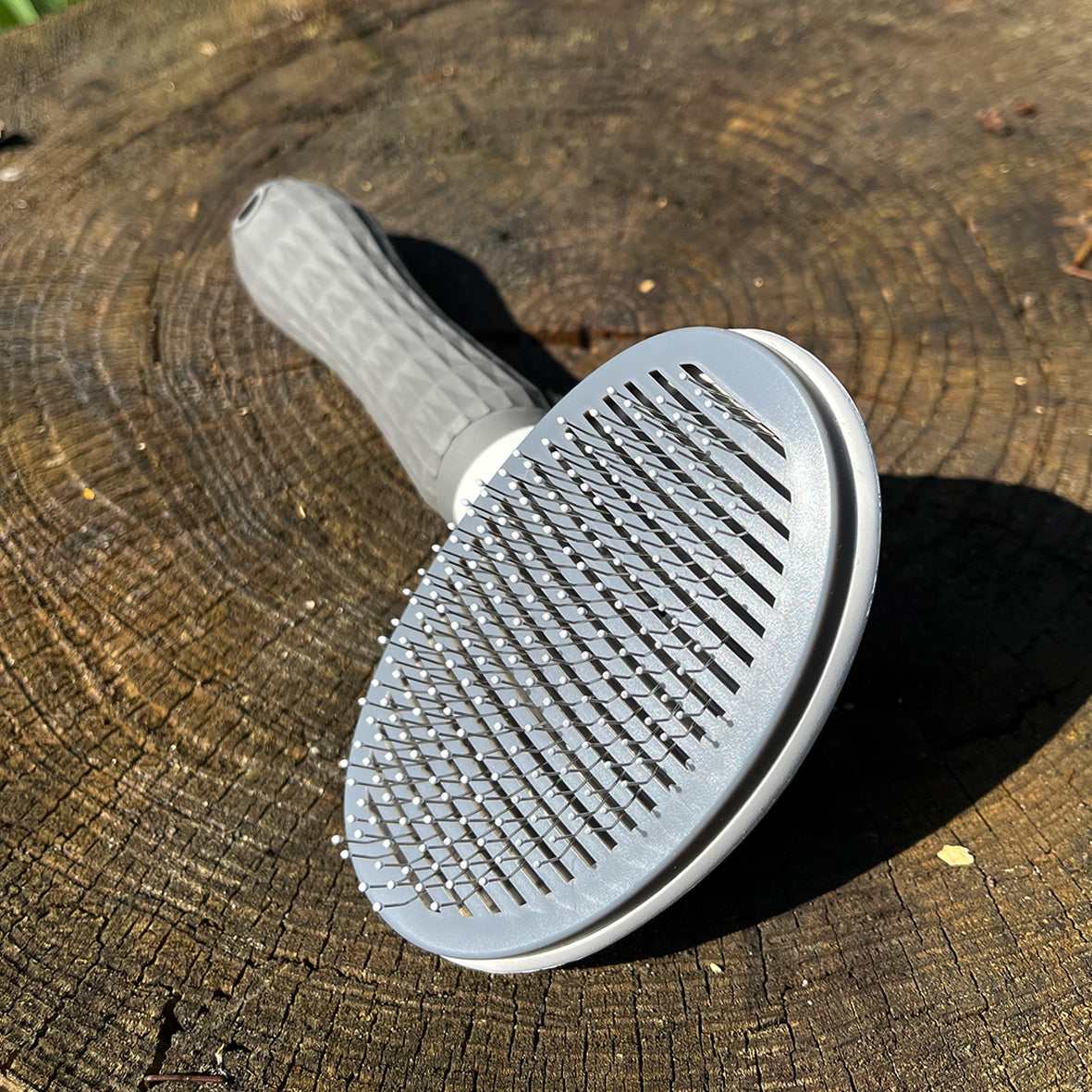 <tc>self-cleaning brush for dogs and cats - long fur</tc>